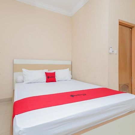 Reddoorz Syariah Near Stasiun Karet Hotel Jakarta Ngoại thất bức ảnh
