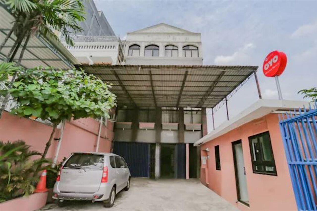 Reddoorz Syariah Near Stasiun Karet Hotel Jakarta Ngoại thất bức ảnh