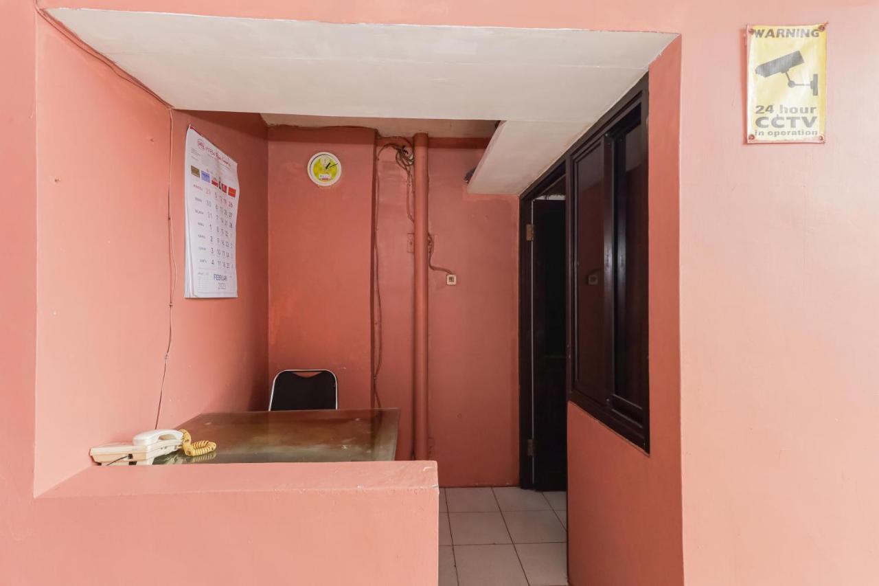 Reddoorz Syariah Near Stasiun Karet Hotel Jakarta Ngoại thất bức ảnh