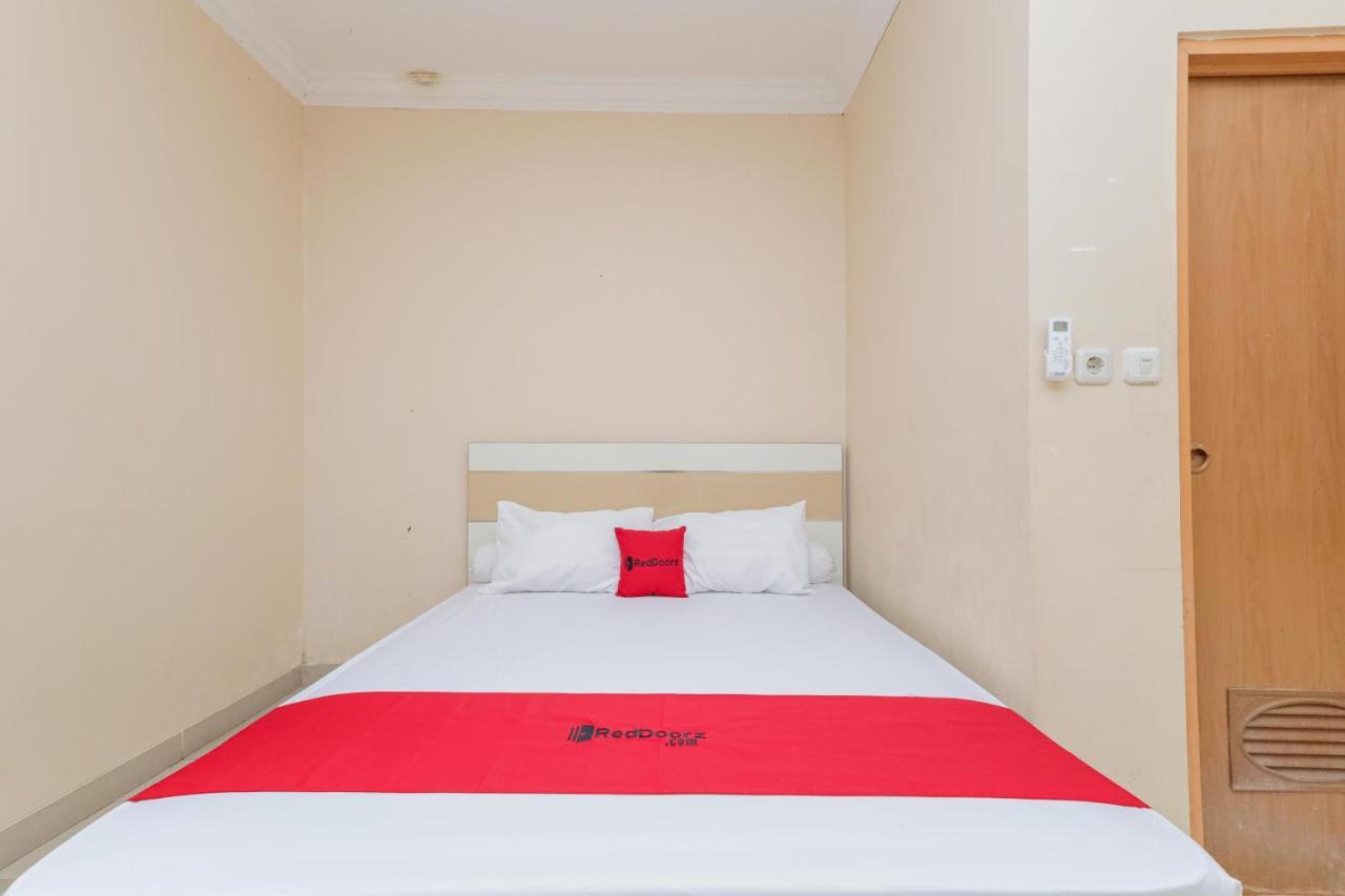 Reddoorz Syariah Near Stasiun Karet Hotel Jakarta Ngoại thất bức ảnh