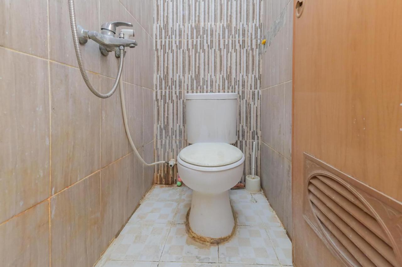 Reddoorz Syariah Near Stasiun Karet Hotel Jakarta Ngoại thất bức ảnh