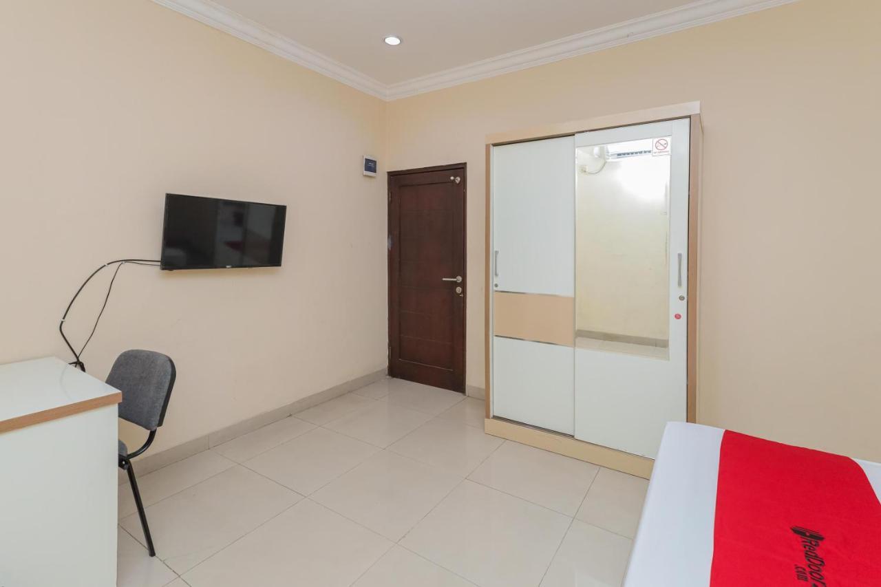 Reddoorz Syariah Near Stasiun Karet Hotel Jakarta Ngoại thất bức ảnh