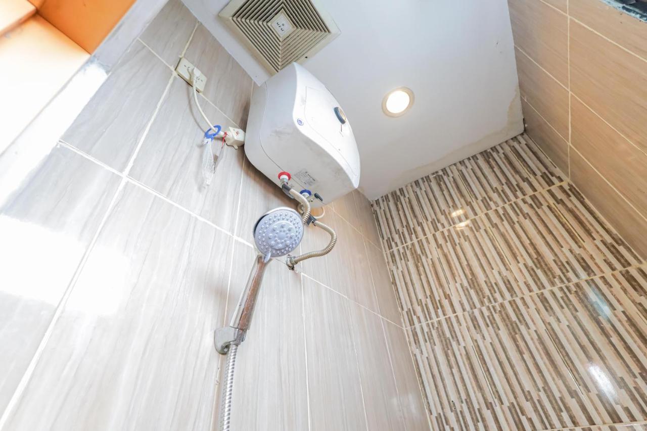 Reddoorz Syariah Near Stasiun Karet Hotel Jakarta Ngoại thất bức ảnh